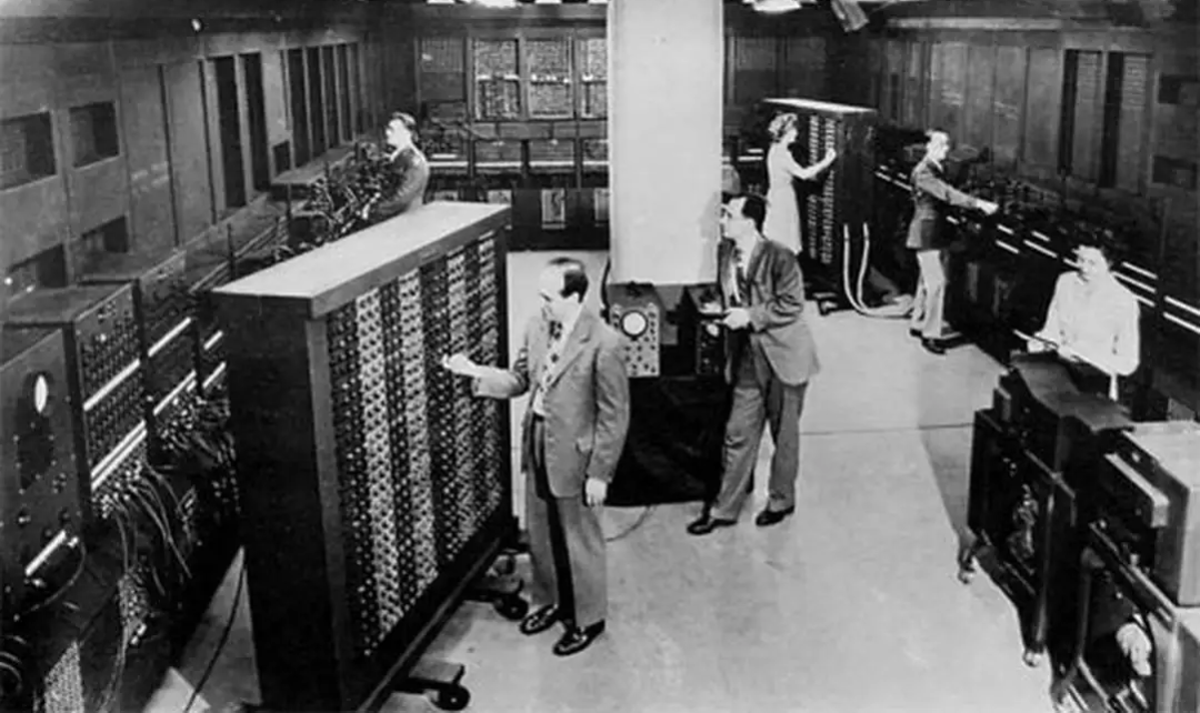 ENIAC，1946 年