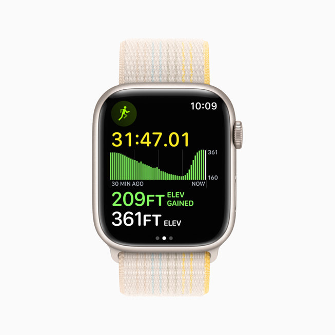 Apple Watch Series 8 显示体能训练 App 中的海拔视图